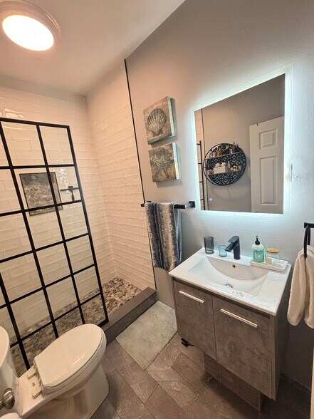 Walk in shower - 18 Concord St