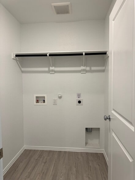 Building Photo - 11815 Hermosa Ln