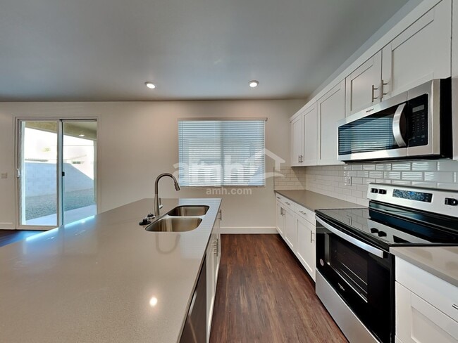 Building Photo - 17148 W Townley Ave