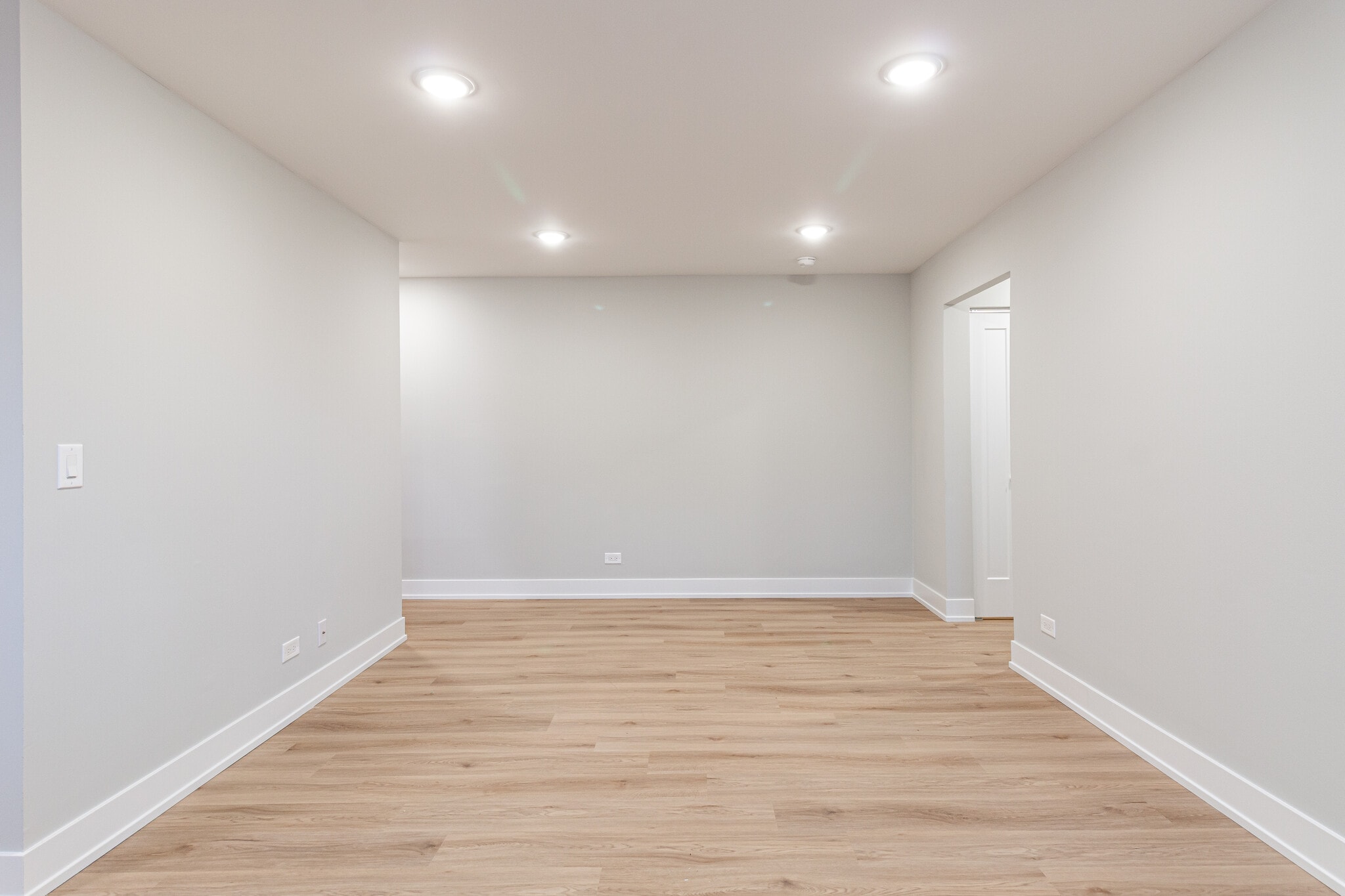 Building Photo - 520 W Aldine Ave