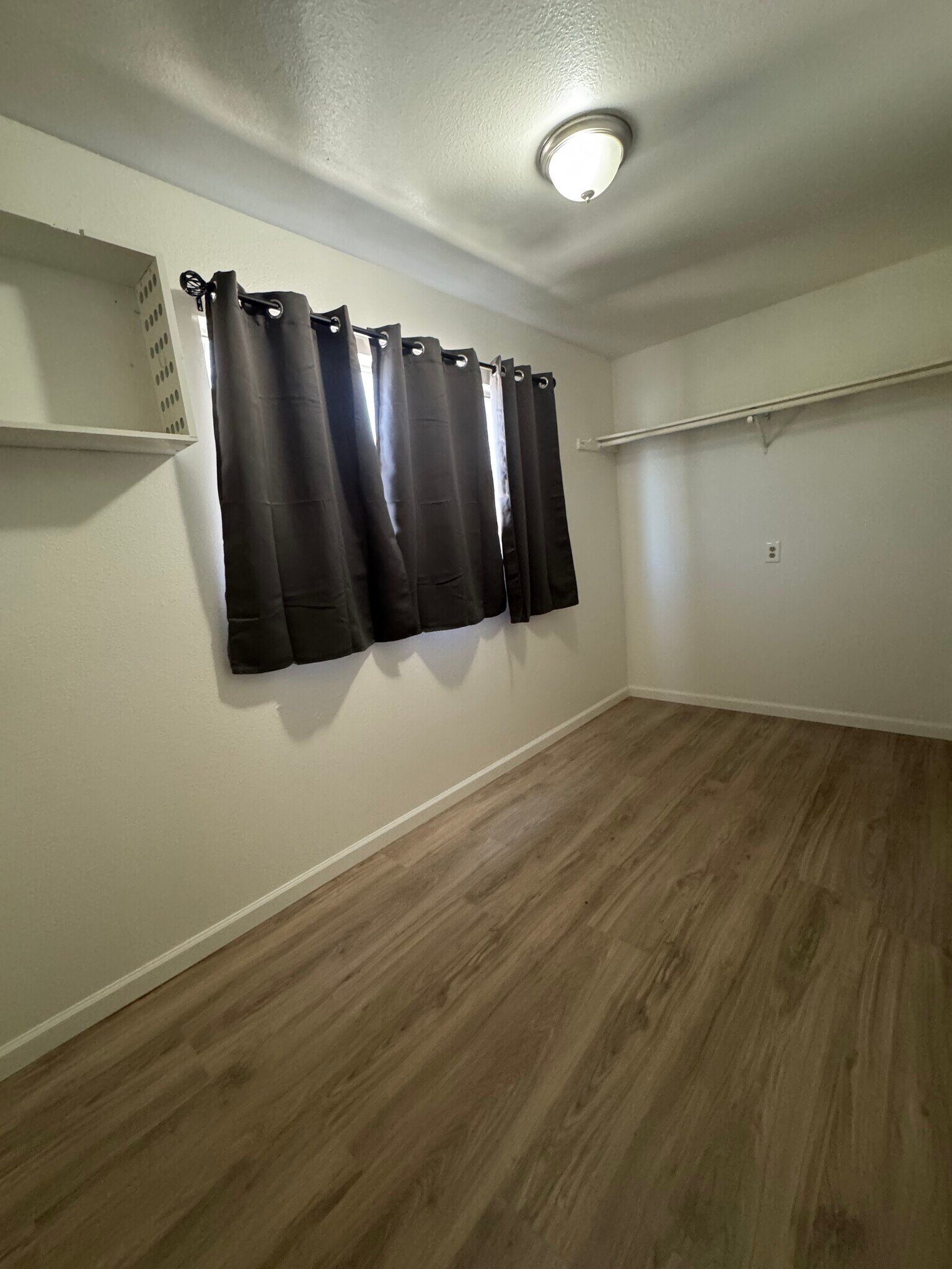 Bonus room - 3611 Buena Vista Ave