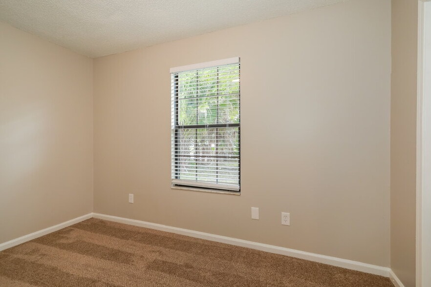 Building Photo - 1545 Kingfisher Blvd
