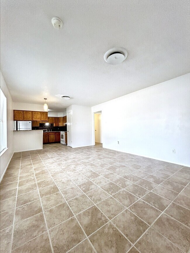 Building Photo - 1212 Hillcrest Dr