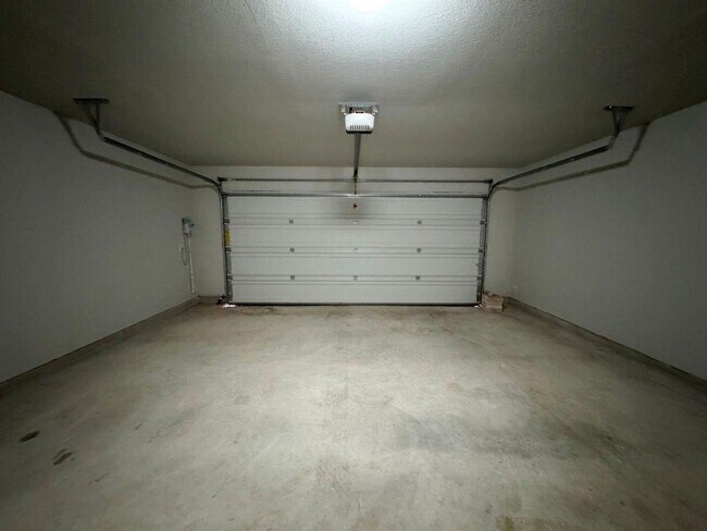 Building Photo - 295 Rimrock Ct