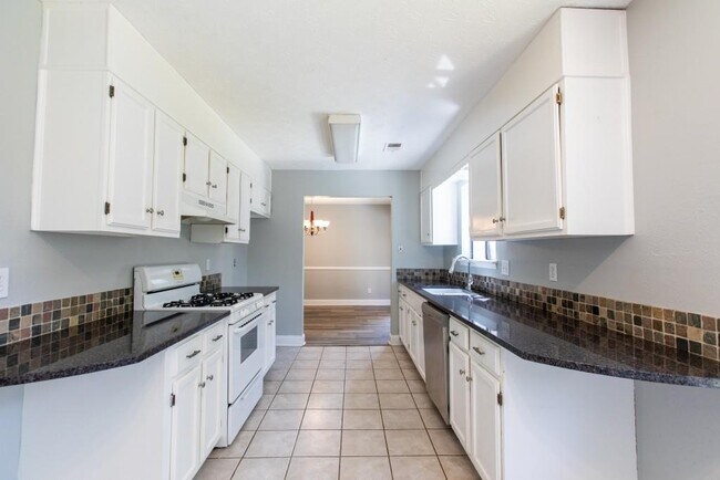 Building Photo - 11030 Indian Village Dr