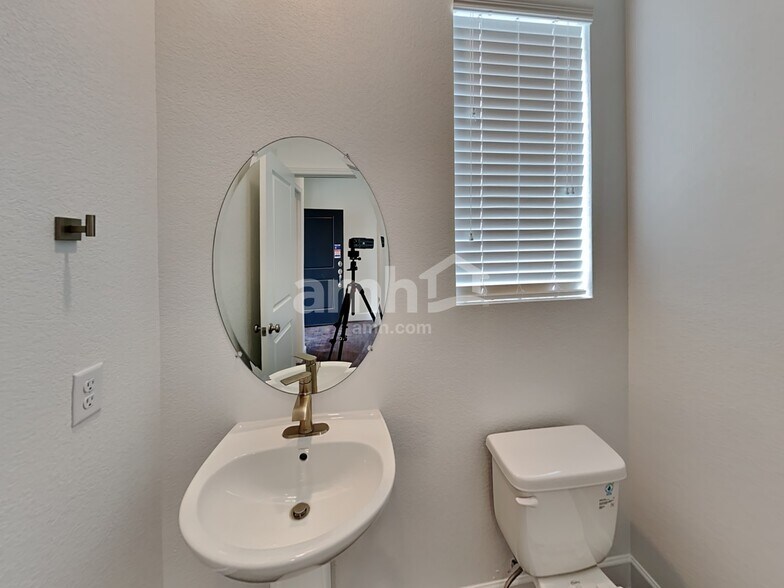 Building Photo - 8235 Joyce St