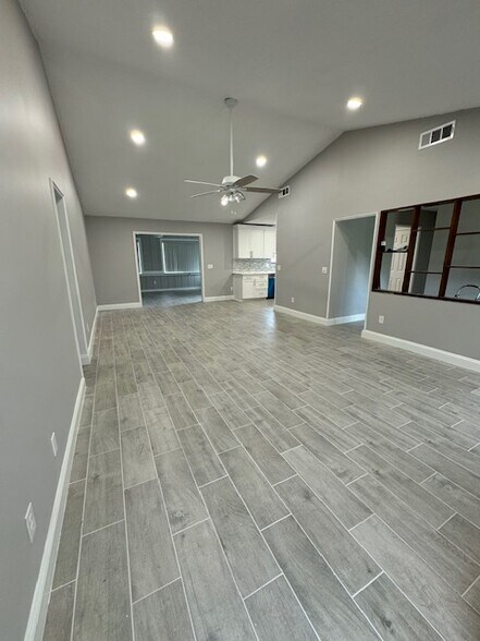 Building Photo - 3455 Remler Dr S