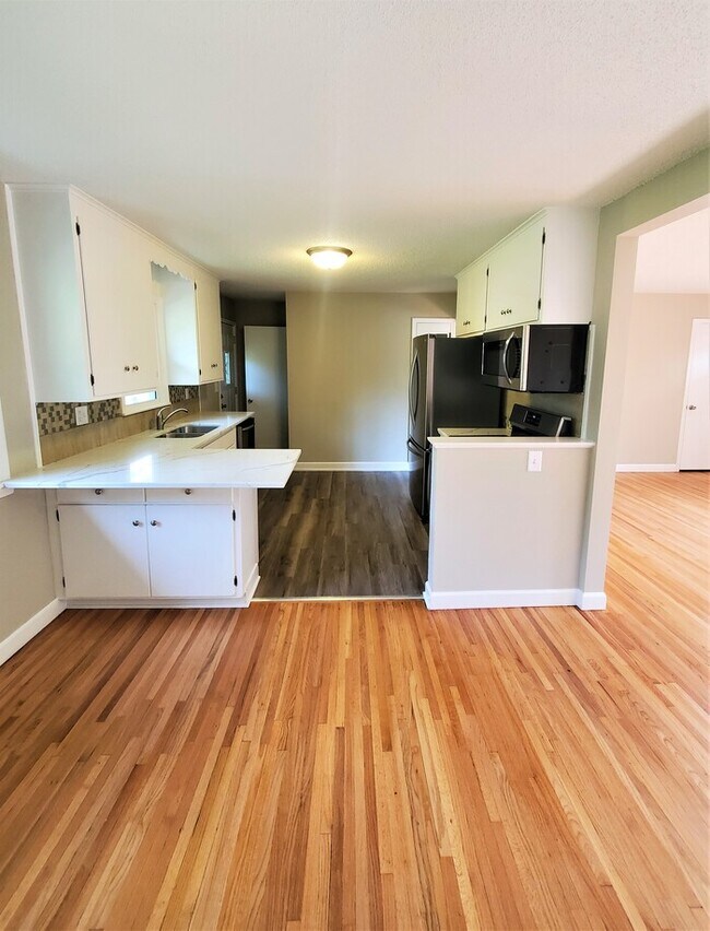 Building Photo - 1760 City Heights Dr