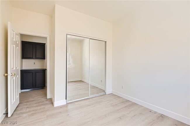 Building Photo - 10372 Turning Leaf Ave