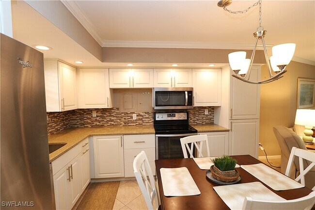 Building Photo - 1015 Anglers Cove