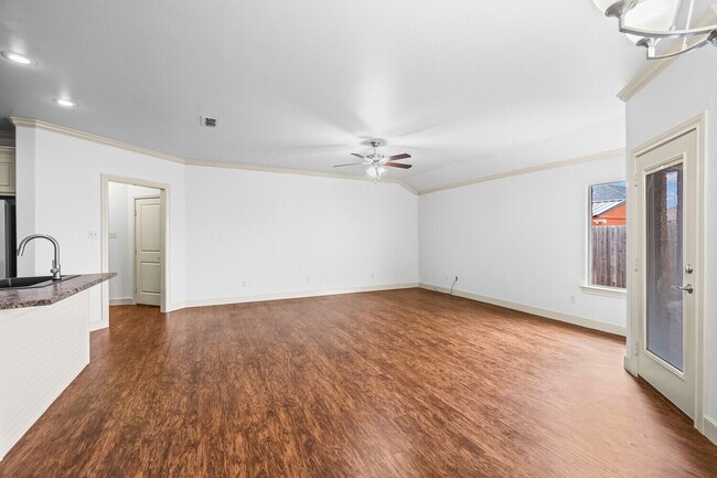 Building Photo - 9806 Avenue V