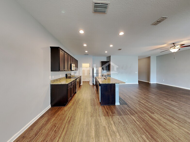 Building Photo - 4890 St James Ln