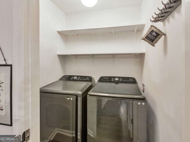 Building Photo - 2790 Farmstead Rd