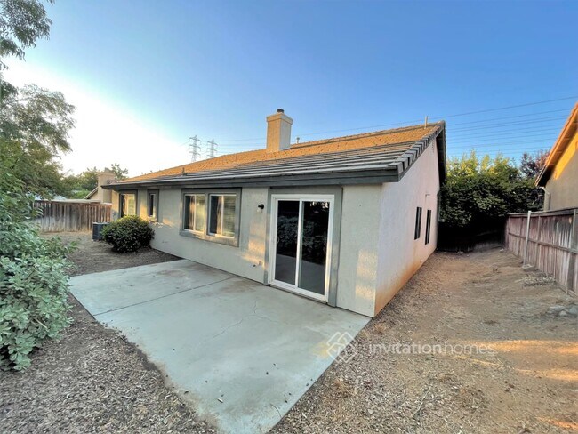 Building Photo - 781 Hillview St