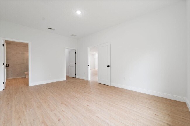 Building Photo - 6067 SW 155th St Rd
