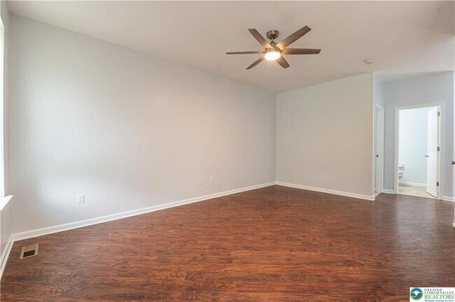 Building Photo - 835 Spring White Dr
