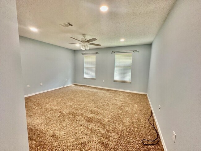 Building Photo - 4025 Lauren Ct