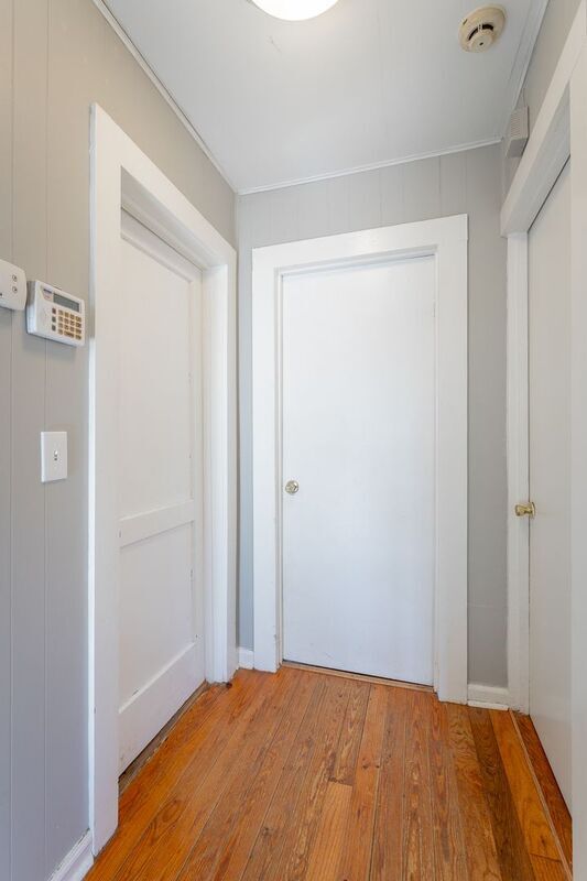 Building Photo - 209 S Moss Ave