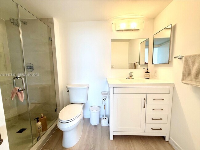 Building Photo - 20505 E Country Club Dr