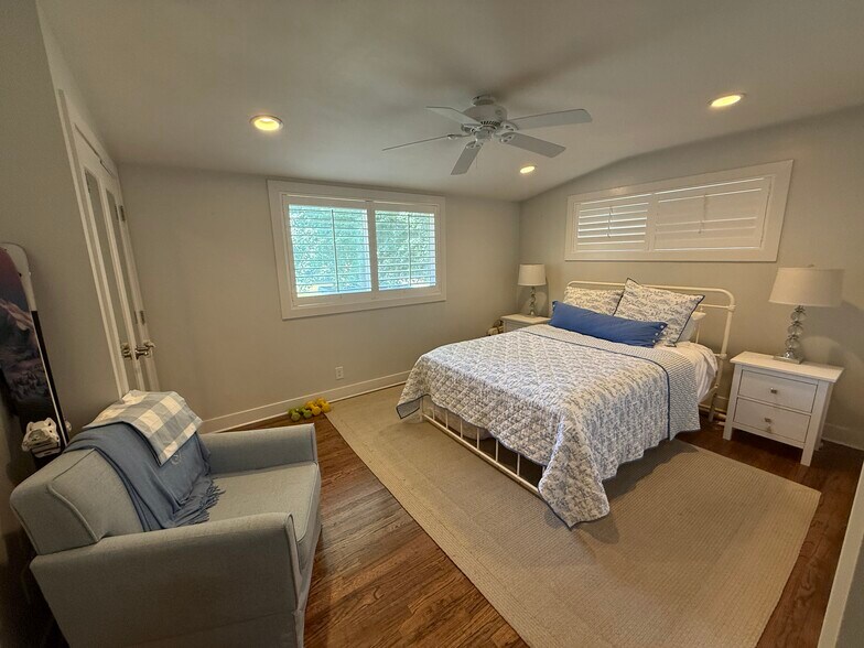 Building Photo - 2627 E Melony Dr