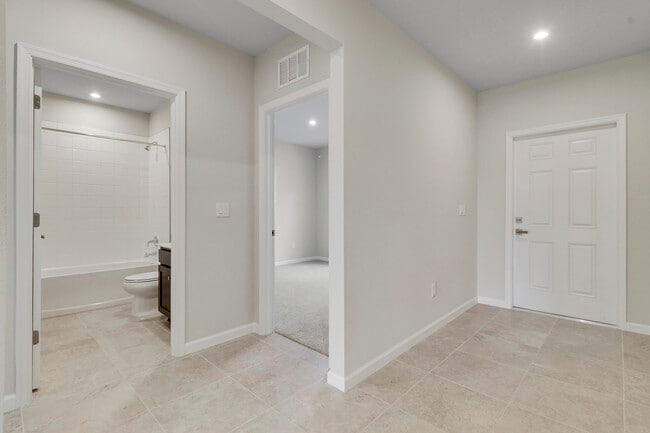 Building Photo - 15404 SW American St