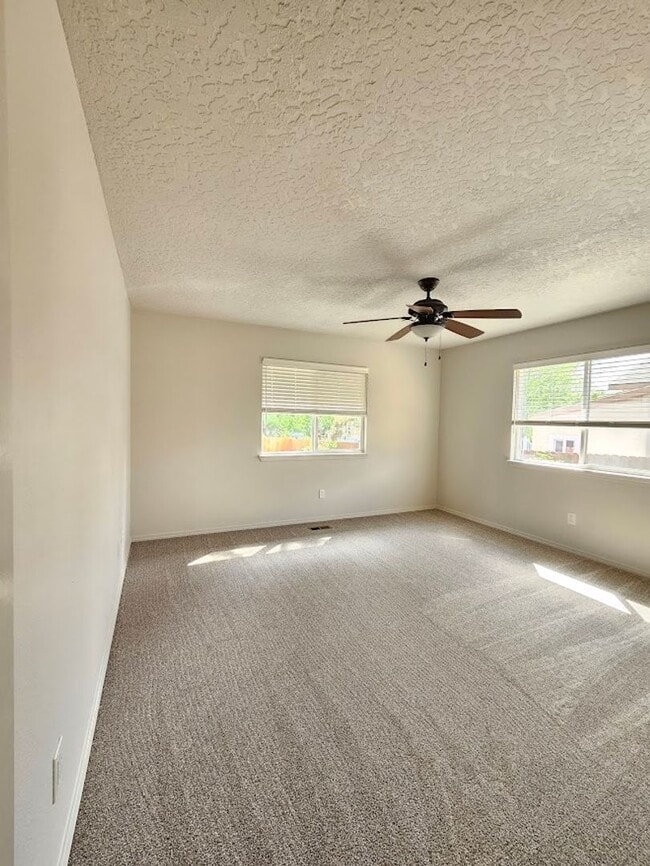 Building Photo - NEW TO MARKET 4 Bedroom Home - Central Mer...