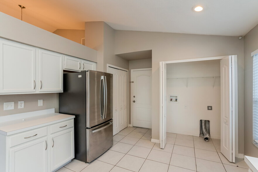 Building Photo - 1010 Cristelle Jean Dr