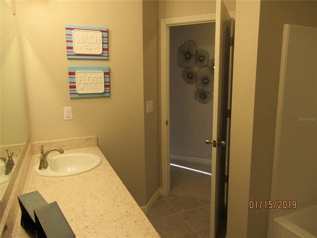 Building Photo - 8067 Pond Apple Dr