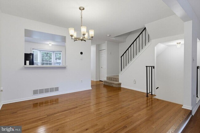Building Photo - 8867 Willowwood Way