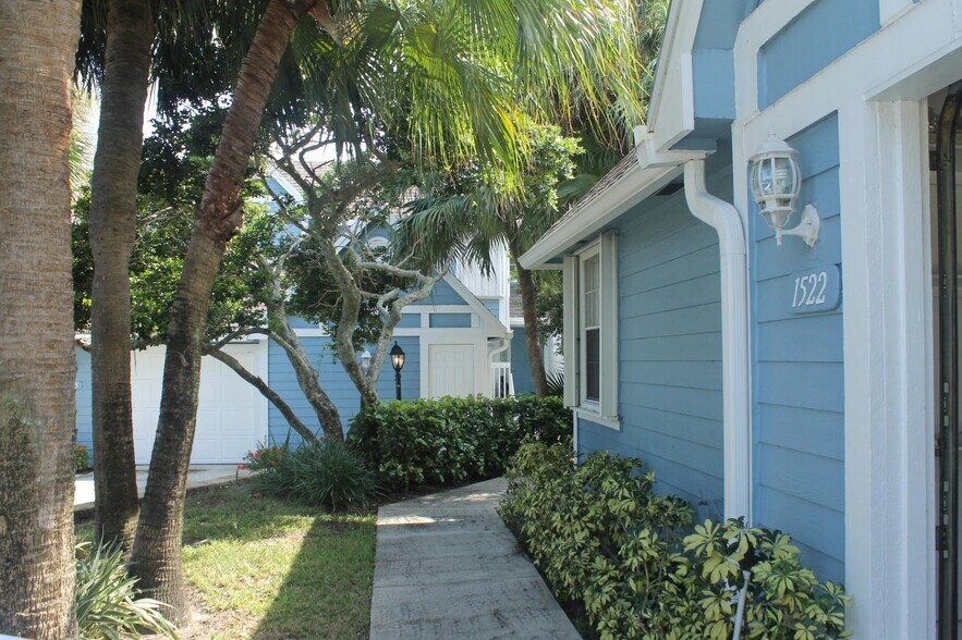Building Photo - 1522 Ocean Dunes Cir