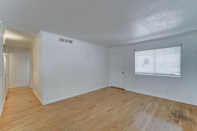 Building Photo - READY TO VIEW NOW!-FIRST MONTH RENT FREE-1...