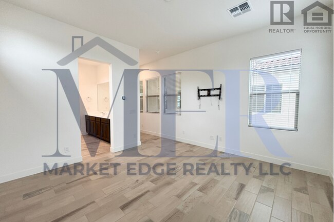 Building Photo - 2Bed/2Bath Home in Surprise Golf Community...