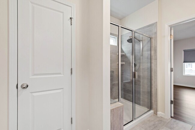 Building Photo - Charming, Well-Maintained Home in Central Morrisville!