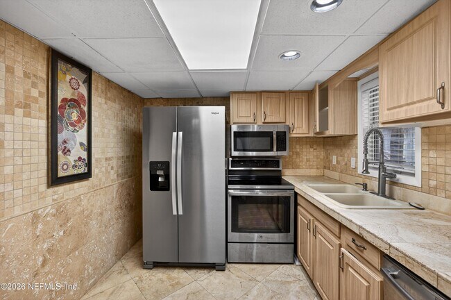 Building Photo - 695-A1A A1A N