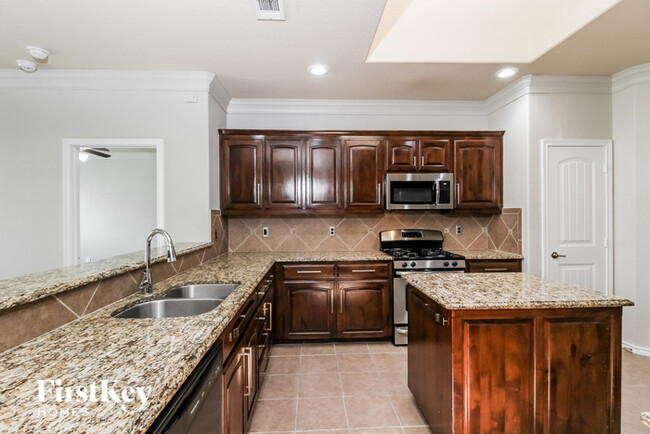 Building Photo - 621 Bareback Ln