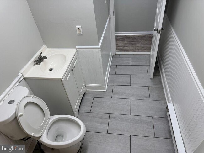 Building Photo - 2268 E Clearfield St