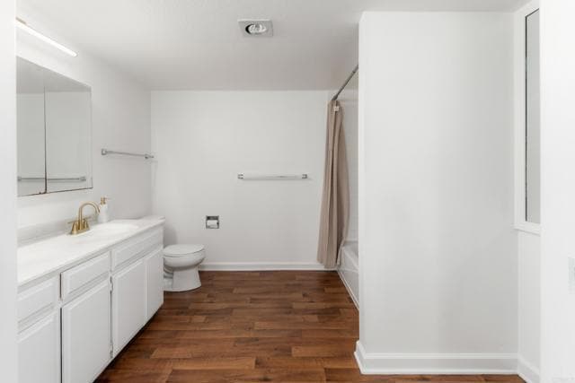 Building Photo - 2420 Torrey Pines Rd