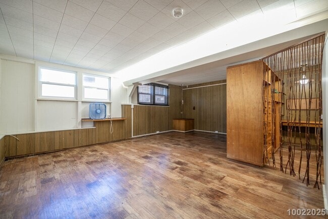 Building Photo - Move in Ready! 1 BD 1 BA home in Aiea ($300 off the first month’s rent if moved in before Decembe...
