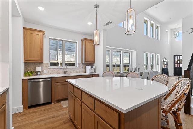 Building Photo - 1908 Elm Pl