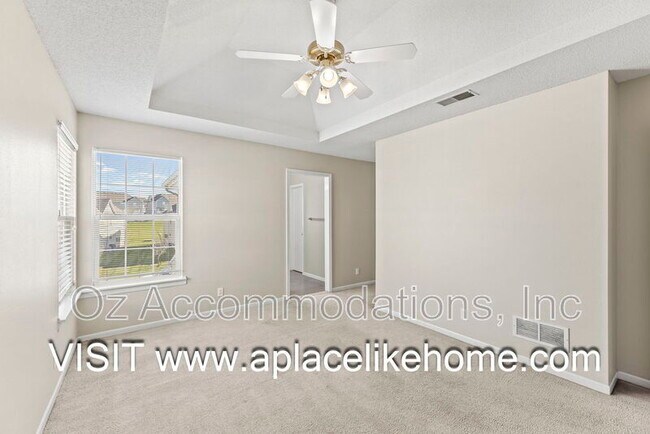 Building Photo - 2216 SW Rambling Vine Rd