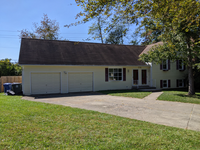 Building Photo - 485 Woodview Dr