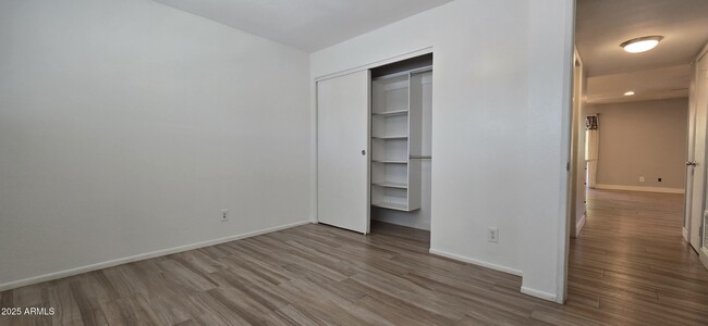 Building Photo - 5525 E Thomas Rd