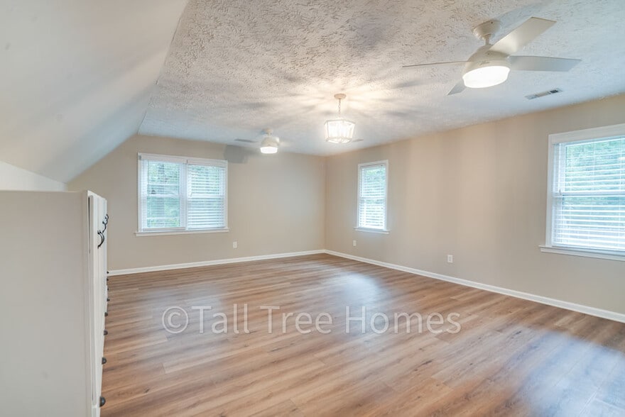 Building Photo - 410 Murry Park