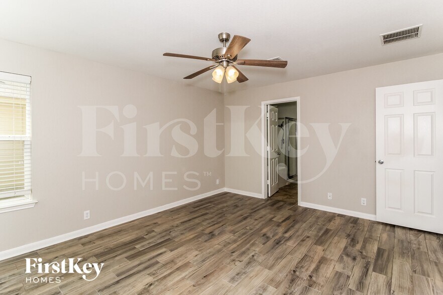 Building Photo - 2138 Brinkley Dr