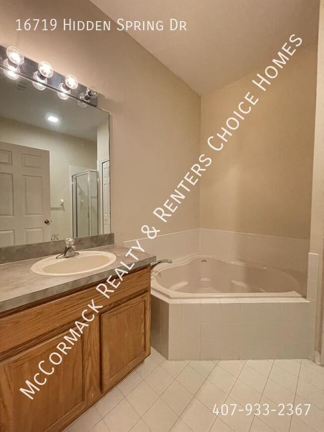 Building Photo - 16719 Hidden Spring Dr