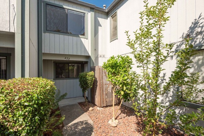 Building Photo - 422 Occidental Cir