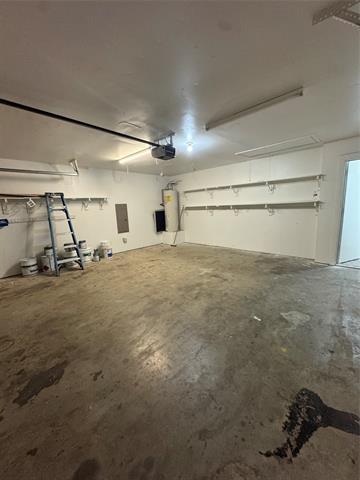 Building Photo - 909 Shadybrook Ln