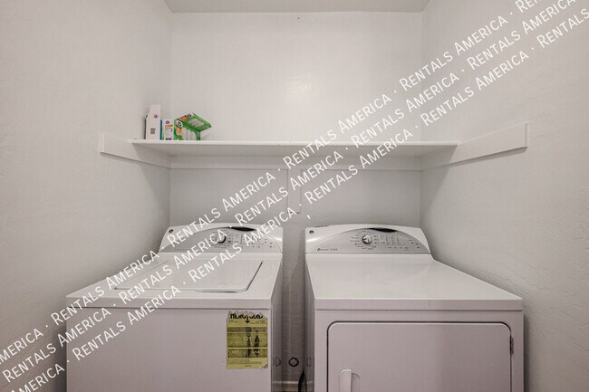 Building Photo - 8860 E Dartmouth St