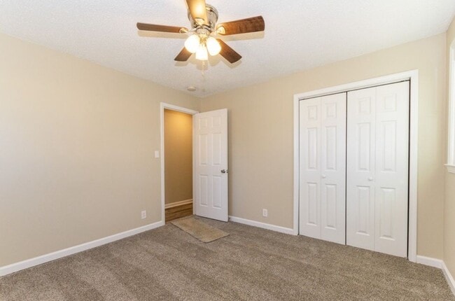 Building Photo - 816 Garrettsburg Rd