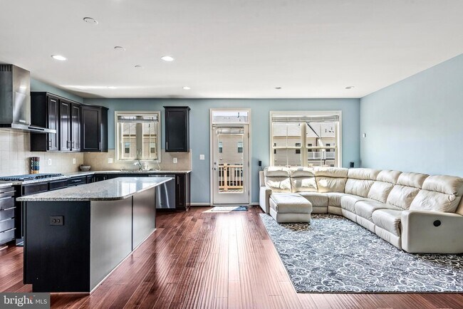 Building Photo - 23638 Sailfish Square